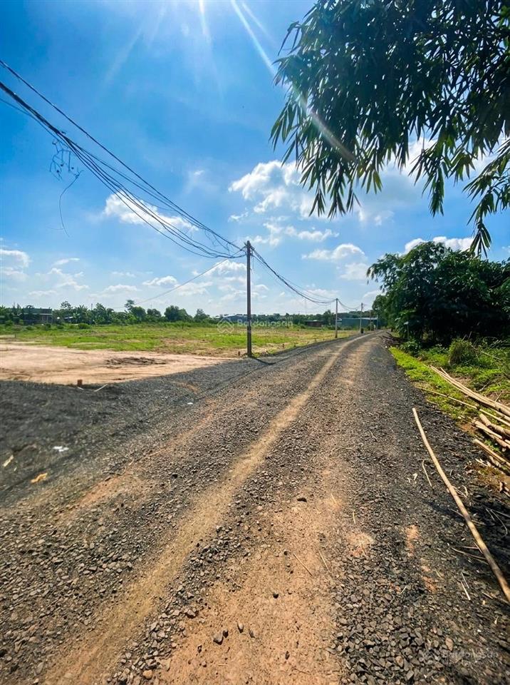 Đất thành tâm chơn thành 330m2 mặt đường ô tô sổ sẵn, 899 triệu