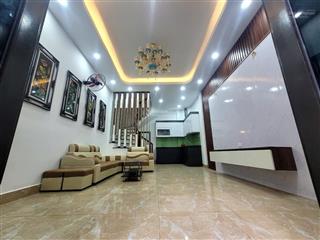 Nhà phố lò đúc  hbt, vị trí đẹp 20 m ra phố, ở sướng, đất vượng, ko quy hoạch giá 8,9 tỷ.