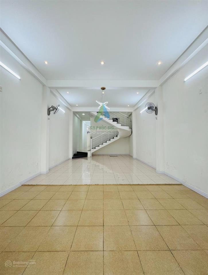 Bán nhà 3 tầng lý đạo thành  100m2 đường7,5m giá 11,5 tỷ tl