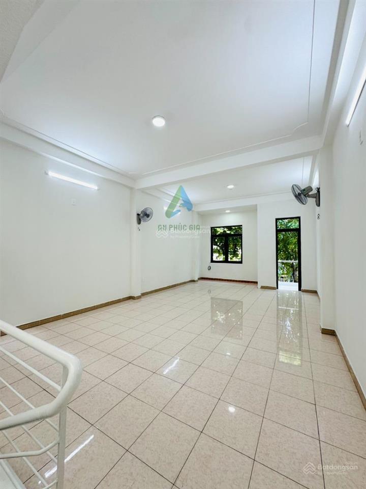 Bán nhà 3 tầng lý đạo thành  100m2 đường7,5m giá 11,5 tỷ tl