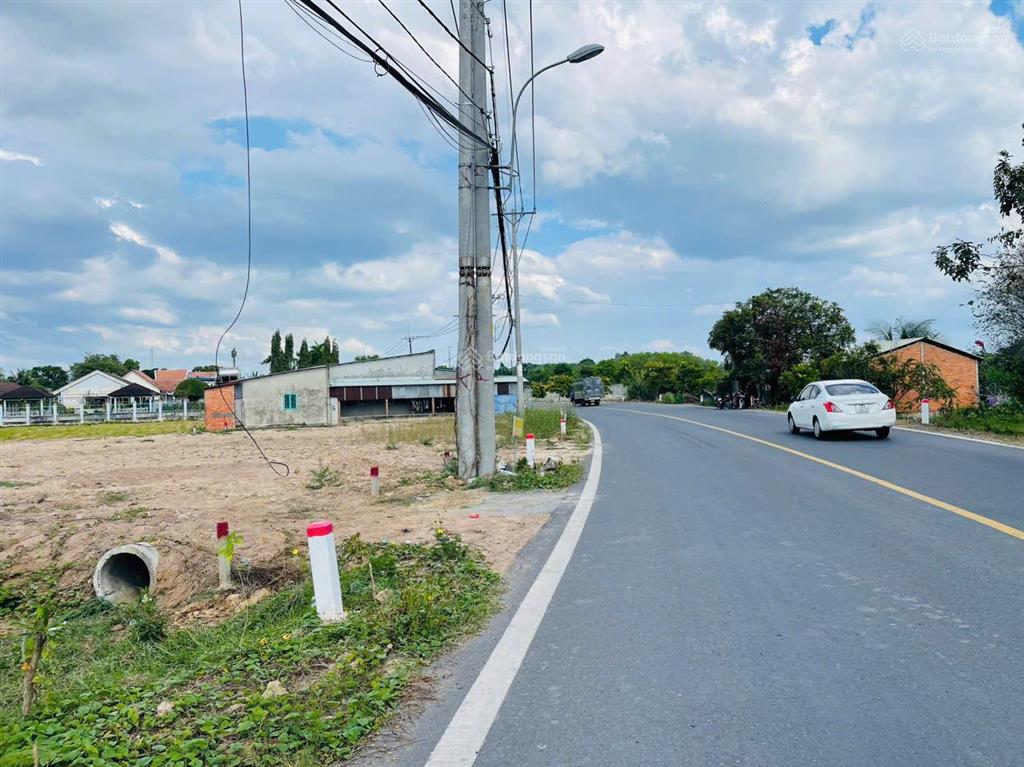 Thanh lý gấp lô đất 190m2 giá 1tỷ950 ngang 14m mặt tiền kinh doanh tỉnh lộ 7 sổ hồng riêng dân đông