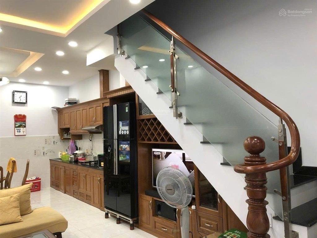 Bán gấp nhà hxh phạm văn đồng p13 bình thạnh 5x13m 3 tầng giá 8.6 tỷ