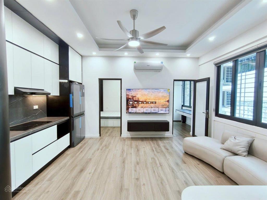 Chính chủ cần bán gấp chung cư cầu giấy, full nội thất,hơn 4 tỷ chỉ việc xách valy về ở, 0796 911 ***