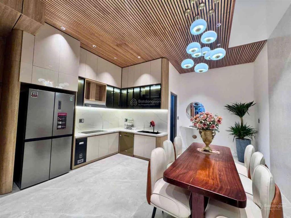 Bán nhà siêu đẹp sát lý thái tông, gần biển đà nẵng. 70m², 3 tầng, 3 phòng ngủ, 4wc. nhỉnh 9 tỷ.