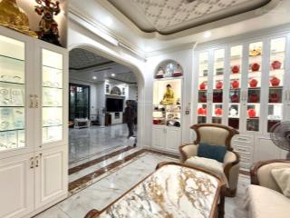 23 tỷ siêu phẩm song lập 180 siêu vip, thang máy , vị trí cực đẹp, gần hồ .nội thất đẳng cấp