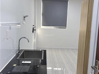 Căn cuối giá 4tr3, căn mini ở 12 bạn, sẵn máy lạnh bếp tủ, có thang máy, hầm xe riêng. ib ngay
