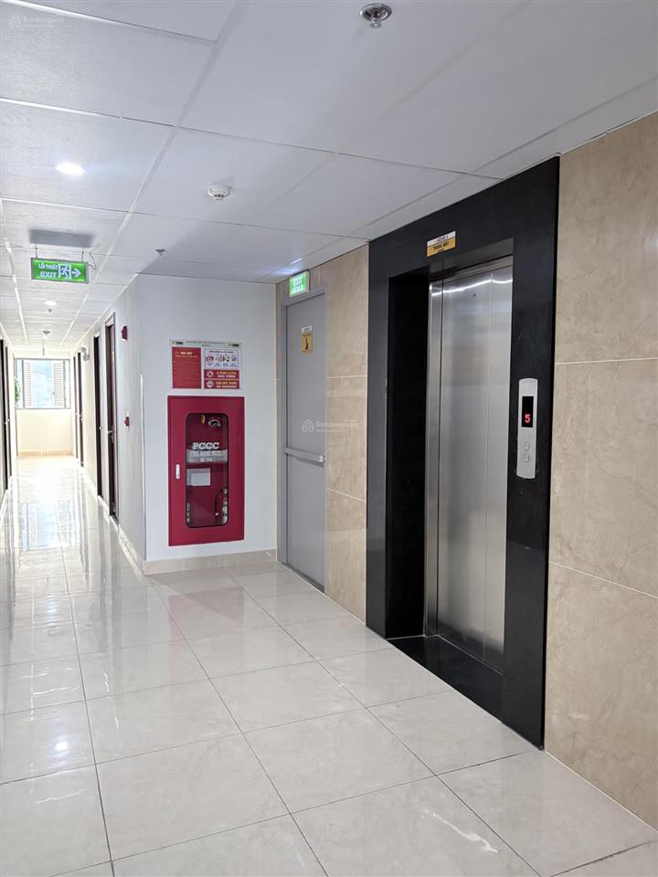 Căn cuối giá 4tr3, căn mini ở 12 bạn, sẵn máy lạnh bếp tủ, có thang máy, hầm xe riêng. ib ngay