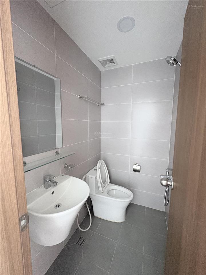 Cho thuê căn 2pn2wc sẵn 2 máy lạnh, nhà mới, ở liền, cọc 10tr, quan tâm alo đi coi nhà thực tế ạ