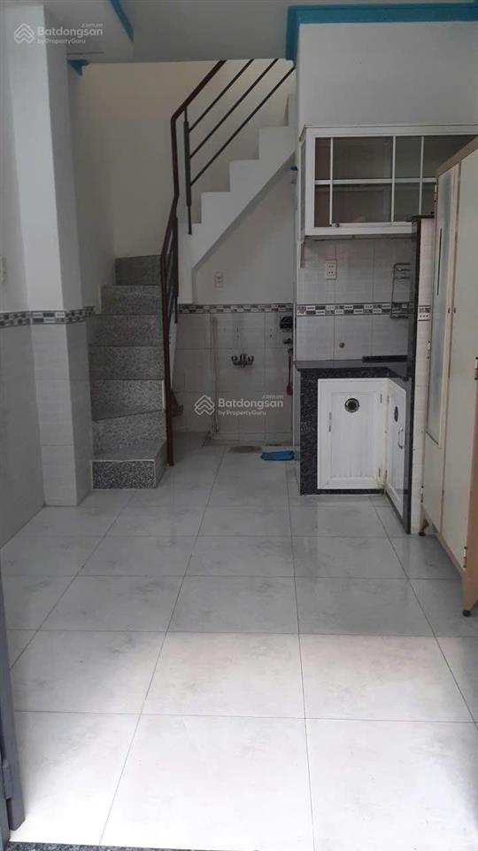 Bán nhà quận 7 giá chỉ 1,7 tỷ  1 trệt 2 lầu dong tiền đang cho thuê 6 triệu/tháng.  ngay!