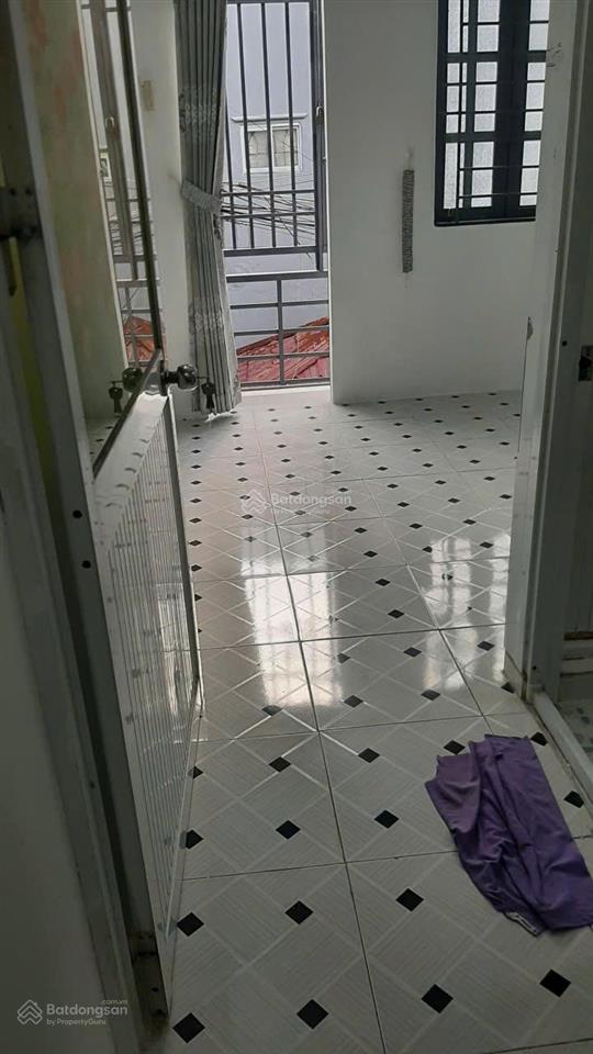 Bán nhà quận 7 giá chỉ 1,7 tỷ  1 trệt 2 lầu dong tiền đang cho thuê 6 triệu/tháng.  ngay!