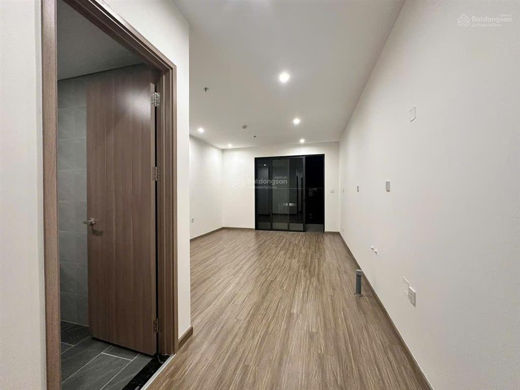 Chính chủ cần bán căn studio toà tc2 tầng 22 dt 29.5m2 giá 2,4 tỷ có thương lượng
