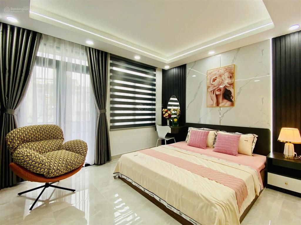 Nhà 2 mặt tiền hậu giang, 4 x16, 5 tầng đúc, có thang máy , 4pn 5wc, đường 6m xe hơi ngủ trong nhà