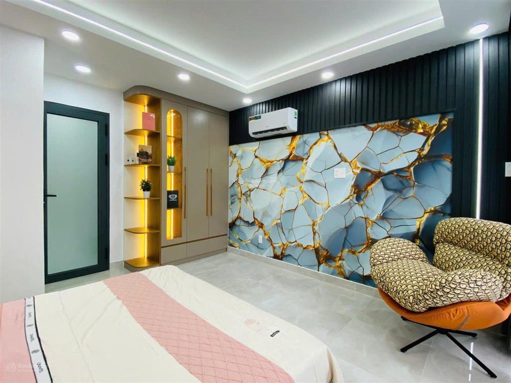 Nhà 2 mặt tiền hậu giang, 4 x16, 5 tầng đúc, có thang máy , 4pn 5wc, đường 6m xe hơi ngủ trong nhà
