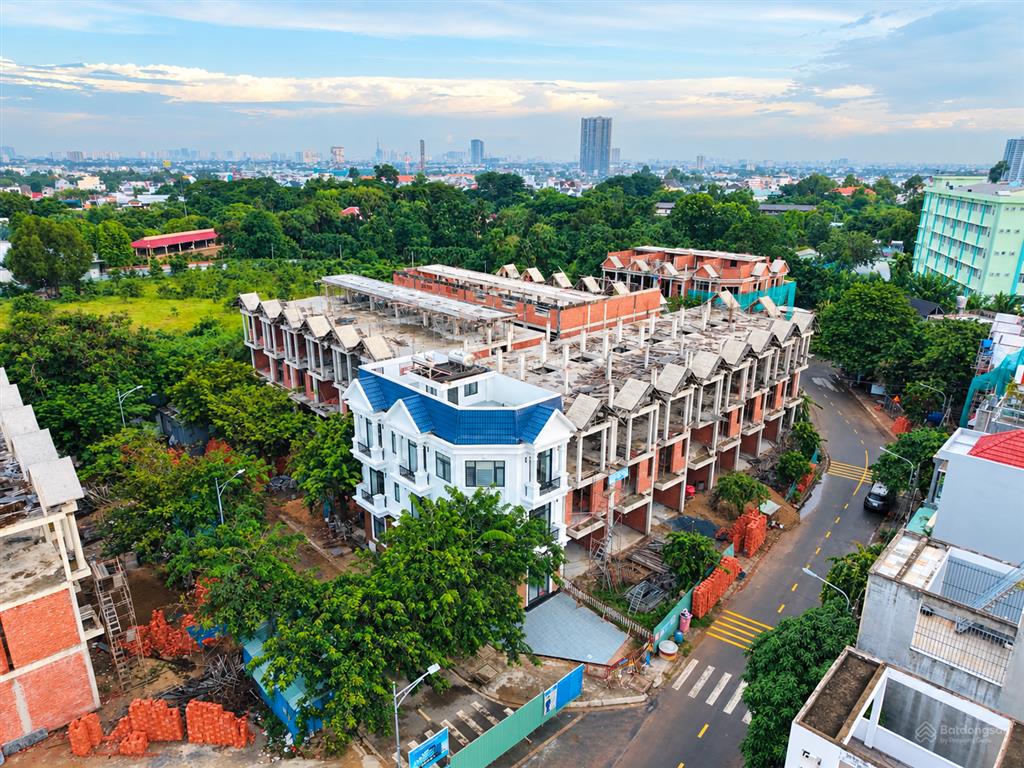 Ra mắt hàng hiếm quý căn nhà phố 3 tầng gần khu đô thị hồ gươm xanh giá 6 tỷ (vat)