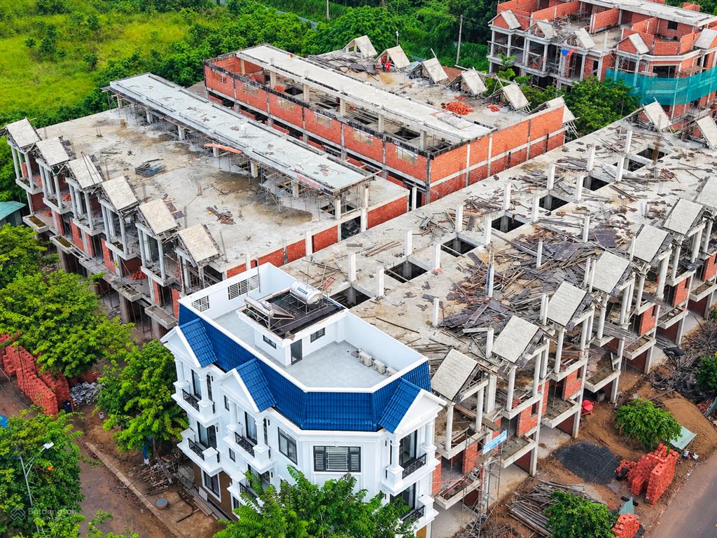 Ra mắt hàng hiếm quý căn nhà phố 3 tầng gần khu đô thị hồ gươm xanh giá 6 tỷ (vat)