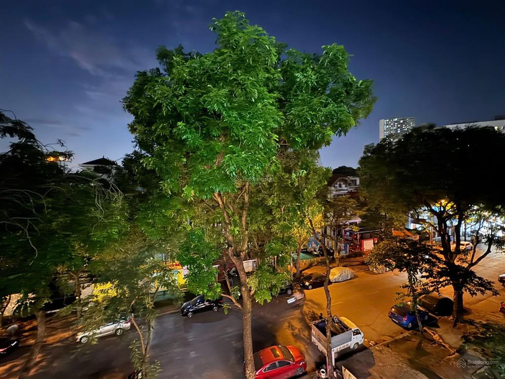 Bán gấp căn góc tại nơ bán đảo linh đàm, 4,15 tỷ, 74 m2, view đẹp, giá siêu hời