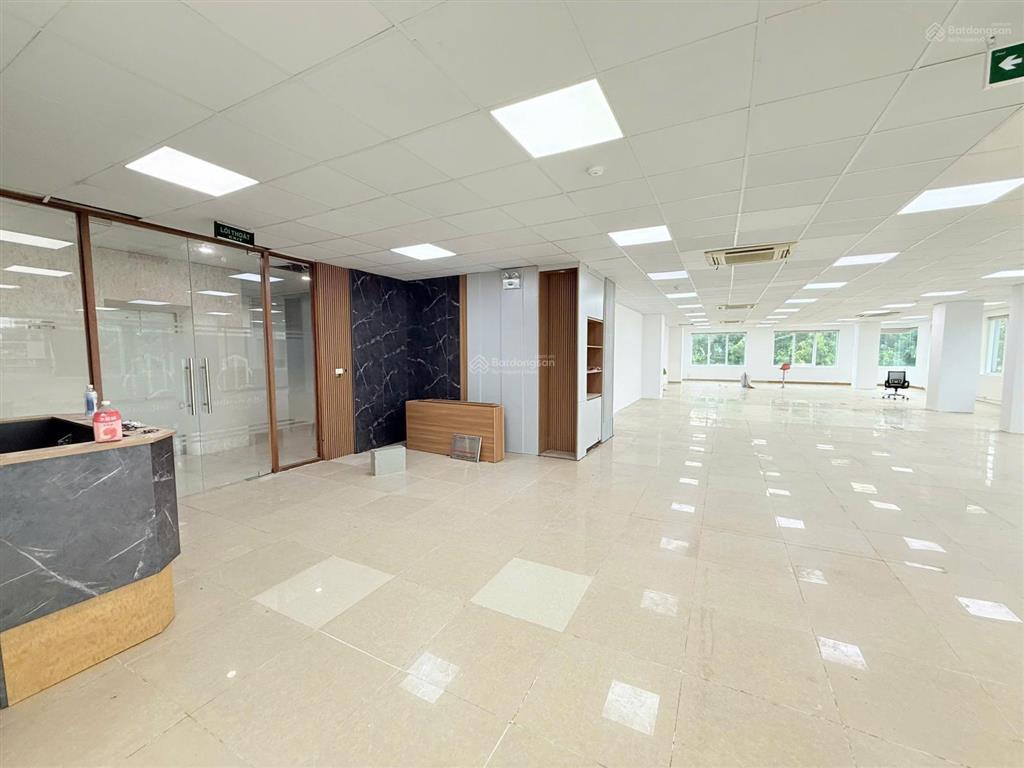 Cho thuê văn phòng đẹp, phố trung kính, quận cầu giấy, 45 triệu, 210m2 có cắt diện tích nhỏ