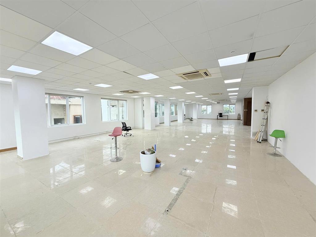 Cho thuê văn phòng đẹp, phố trung kính, quận cầu giấy, 45 triệu, 210m2 có cắt diện tích nhỏ