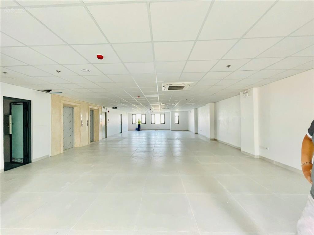 Cho thuê mặt bằng địa chỉ ô chợ dừa  đống đa, dt 150m2  giá 48tr/th, thông sàn nhà mới xây