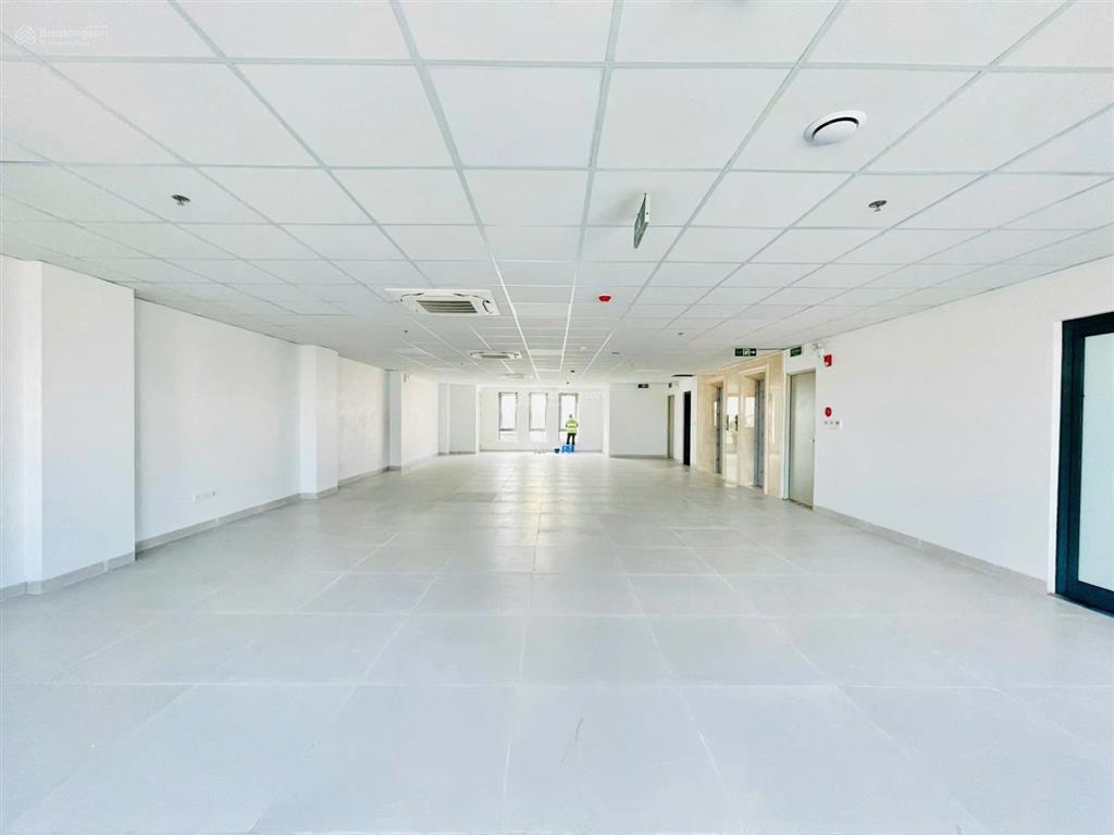 Cho thuê mặt bằng địa chỉ ô chợ dừa  đống đa, dt 150m2  giá 48tr/th, thông sàn nhà mới xây