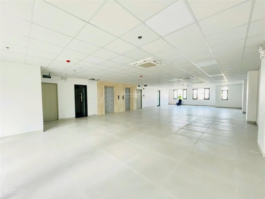 Cho thuê mặt bằng địa chỉ ô chợ dừa  đống đa, dt 150m2  giá 48tr/th, thông sàn nhà mới xây
