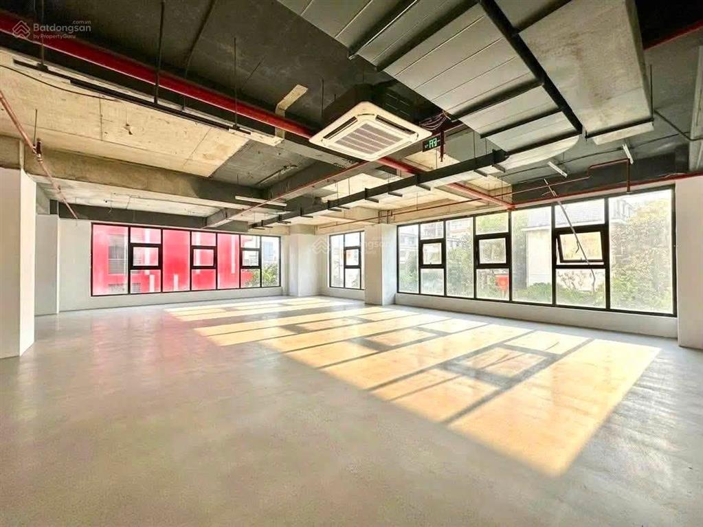 Cần cho thuê sàn văn phòng. đ/c mạc thái tổ  cầu giấy, diện tích 1000m2  313.380đ/m2 có cắt nhỏ