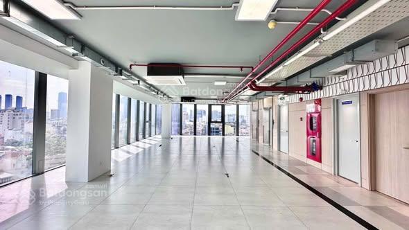 Cho thuê văn phòng đẹp xuất sắc tại mễ trì, 299 nghìn/ m2, 100m2