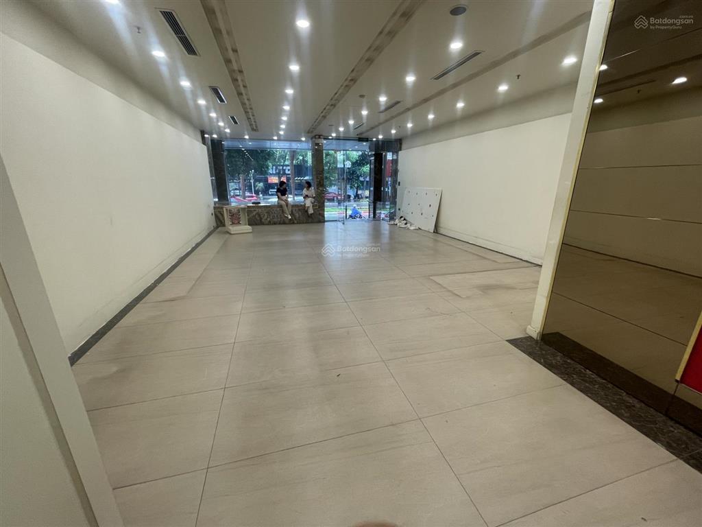 Lê đức thọ cần cho thuê nhà 5 tầng mới full kính. diện tích 100m2, giá 75tr có thương lượng