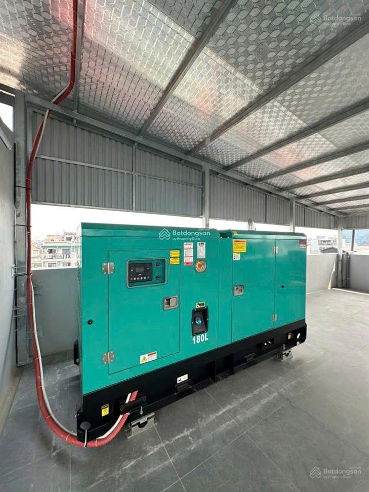 Nhà mới xây full kính 5 tầng +1 hầm mặt đường trung phụng đống đa , d/t 200m2 , giá thuê  200tr