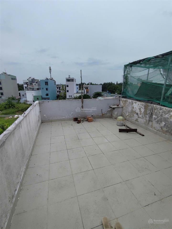 Nhà giá rẻ  phải xem ngay nhà 3 tấm, ngang 4x14m, giá 4,5 tỷ!