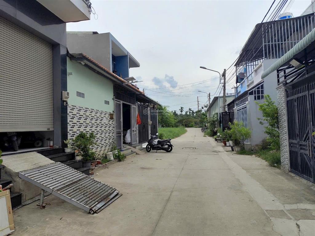 Nhà giá rẻ  phải xem ngay nhà 3 tấm, ngang 4x14m, giá 4,5 tỷ!
