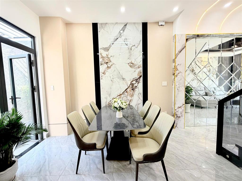 Nhà view trực diện sông vàm thuật, vị trí hiếm, dt đất 103,2m2 nhà 3 tầng  chỉ 6,2 tỷ!