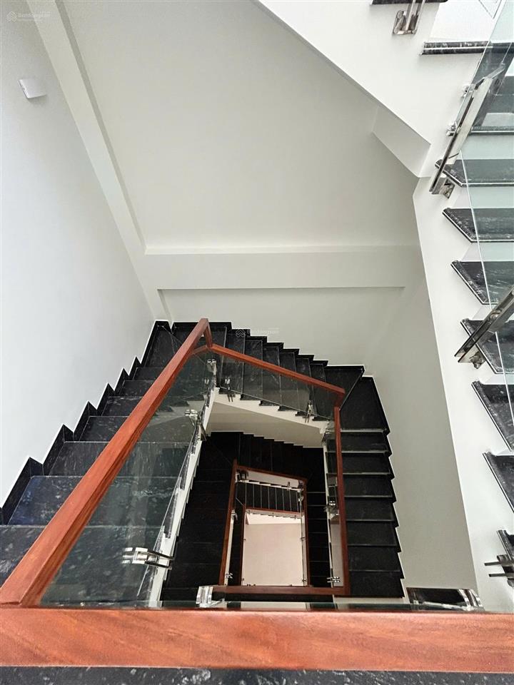 Cho thuê 4,5 tầng 1 chủ dưới hồng bàng midtown hải phòng