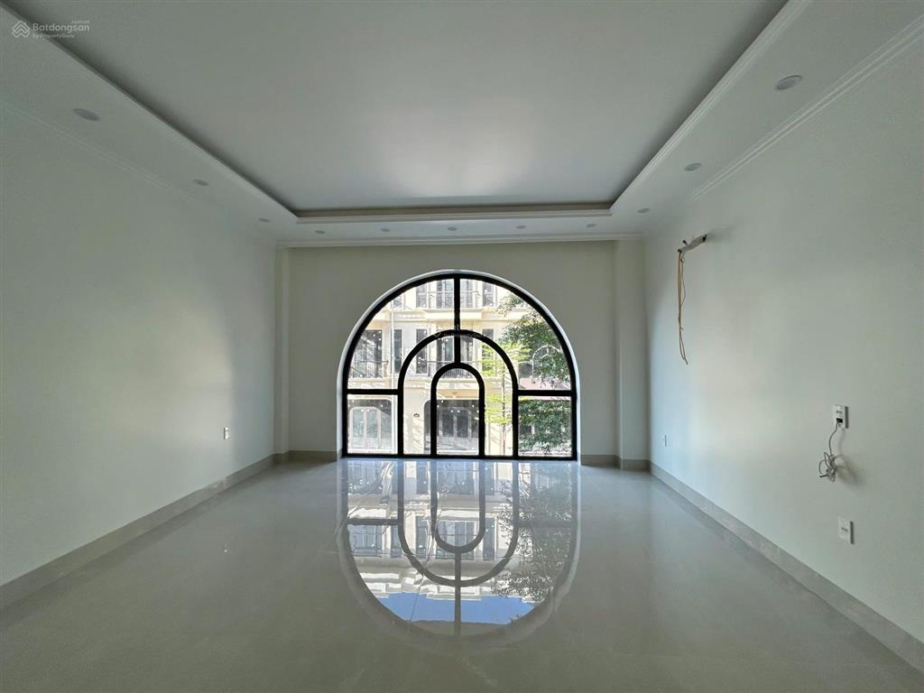 Cho thuê 4,5 tầng 1 chủ dưới hồng bàng midtown hải phòng