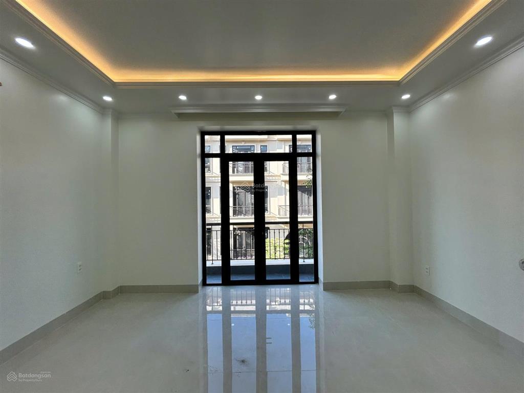 Cho thuê 4,5 tầng 1 chủ dưới hồng bàng midtown hải phòng