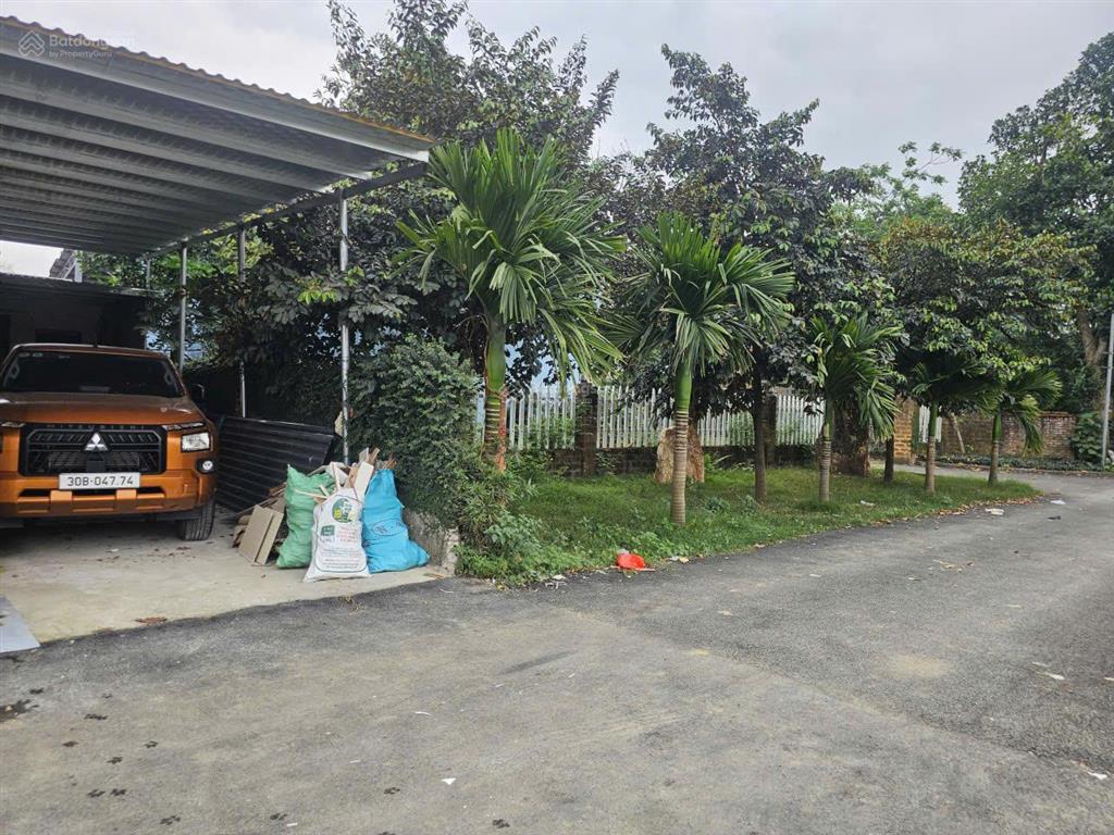 Chính chủ cần bán 100m đất, lô góc full thổ cư  trung tâm hòa lạc. giá 2 tỷ