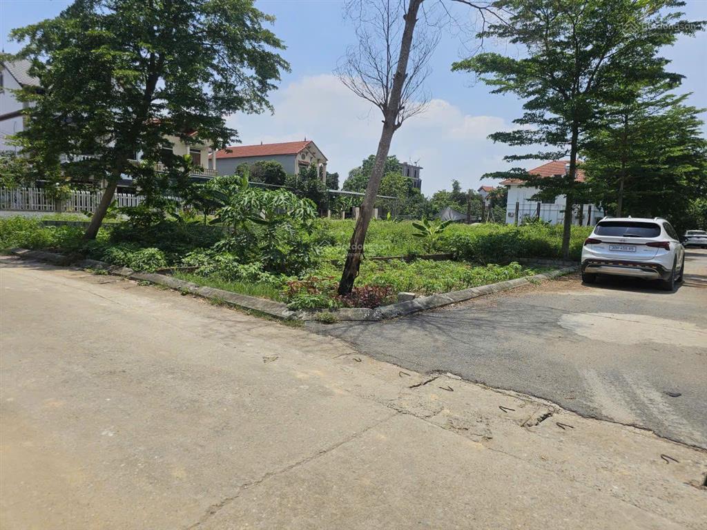 Cần bán 81,8m2 gần đh fpt giá 2,5 tỷ. giáp ccn trung tâm tân xã, sẵn sổ đỏ
