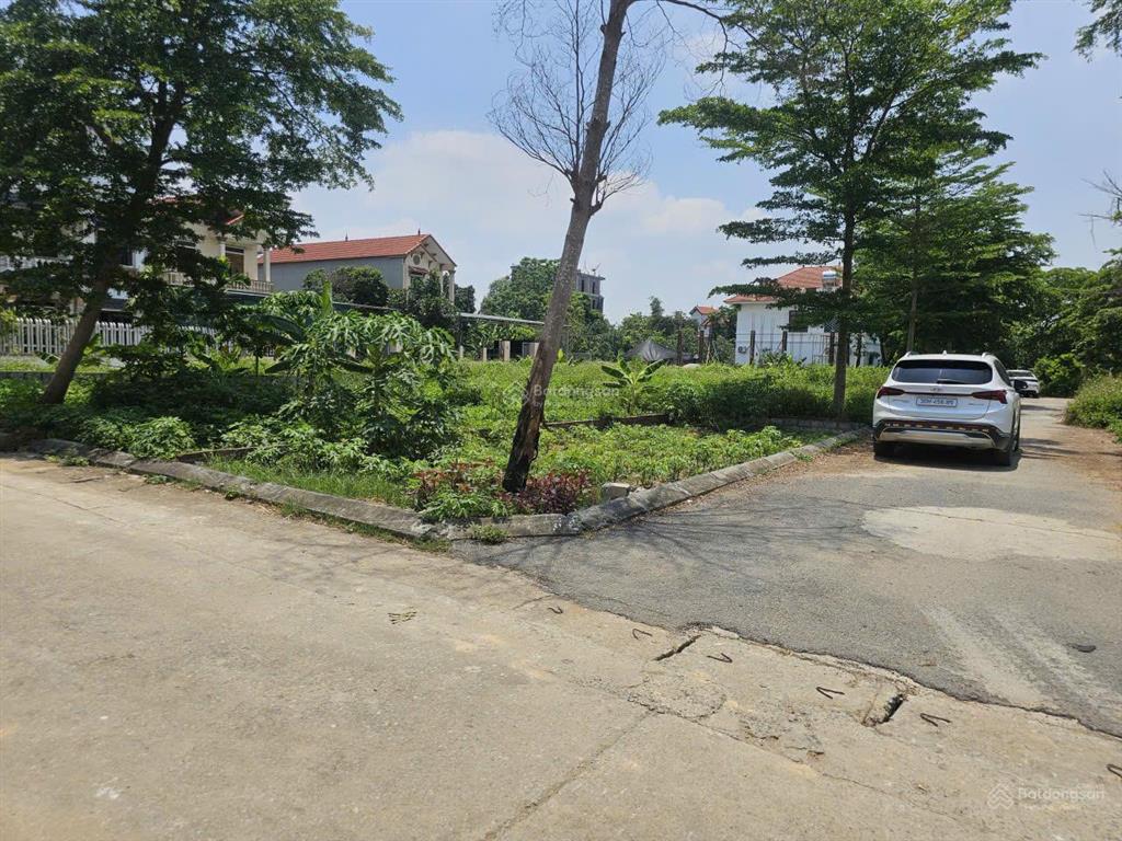 Cần bán 81,8m2 gần đh fpt giá 2,5 tỷ. giáp ccn trung tâm tân xã, sẵn sổ đỏ
