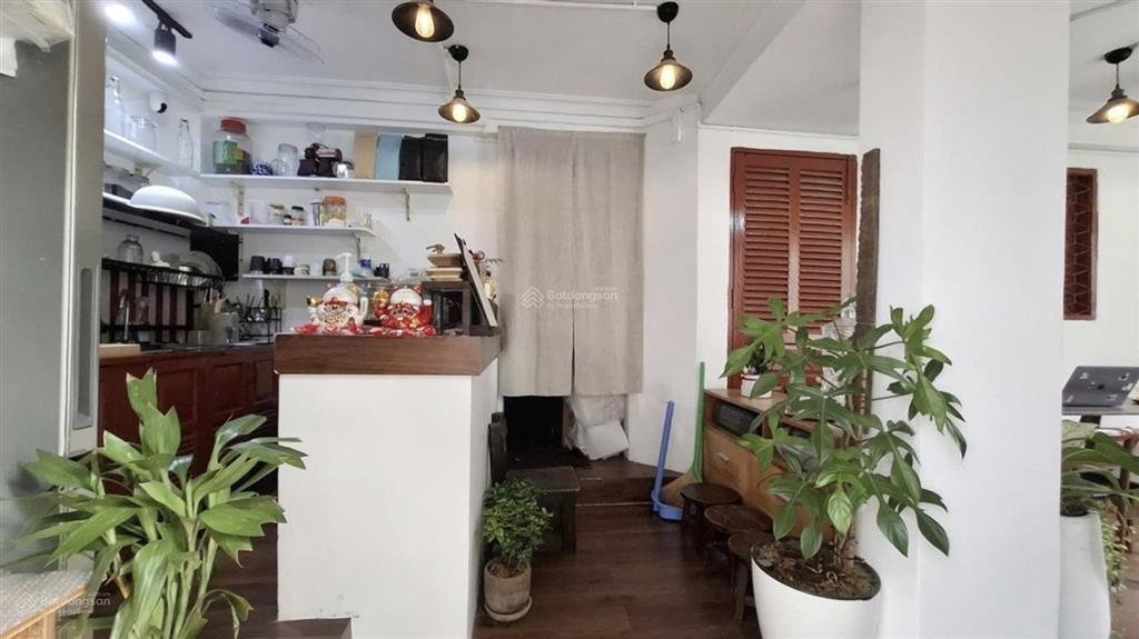 Lê văn sỹ phú nhuận  41m2  5 tầng  4 phòng studio + 1 mặt bằng kd  ngang 5m  giá 8,9 tỷ tl