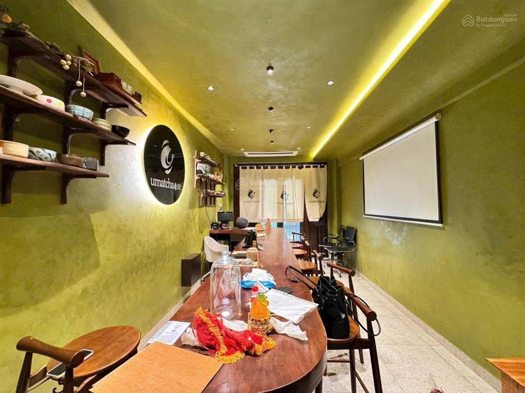 Huỳnh văn bánh  phú nhuận  hẻm xe hơi tới nhà  55m2  4 tầng nhà mới đẹp  giá chỉ 8.99 tỷ tl