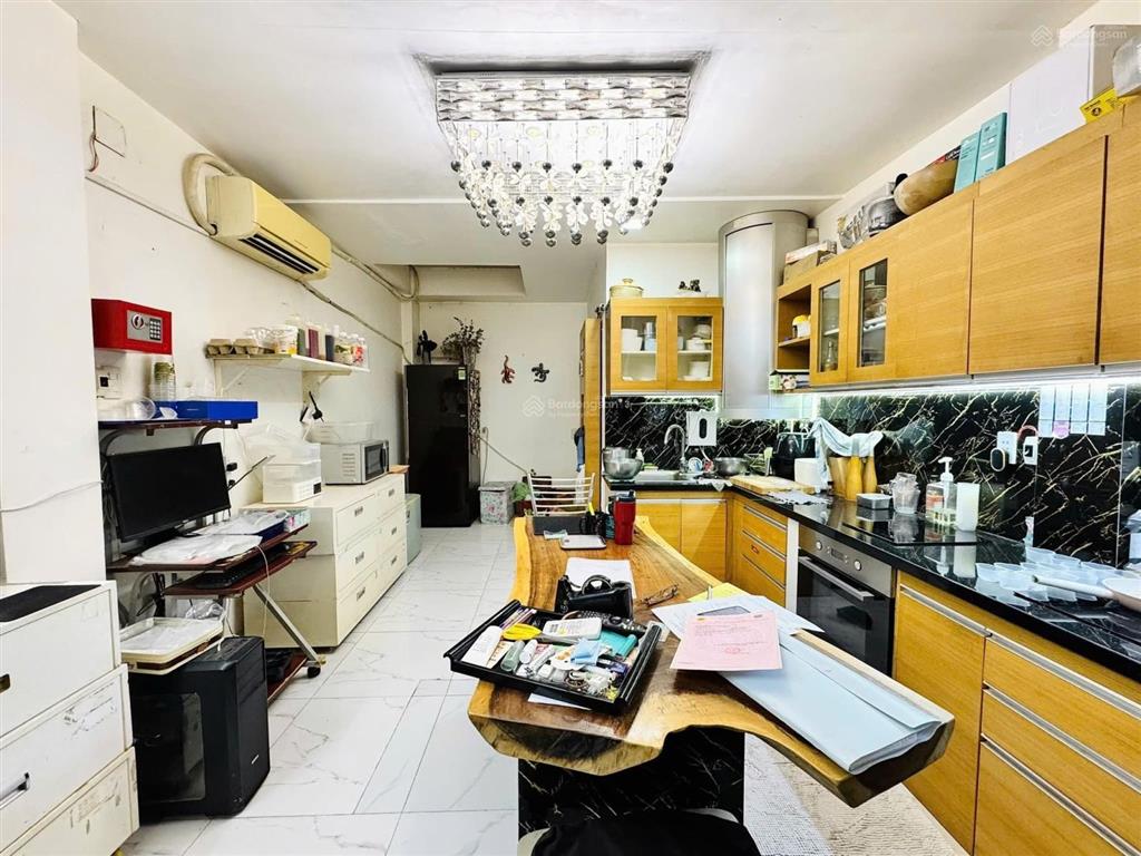 Quận 1  42m²  4 tầng, hẻm trước nhà 4m sát mặt tiền  calmette, quận 1  giá chỉ 9.9 tỷ tl