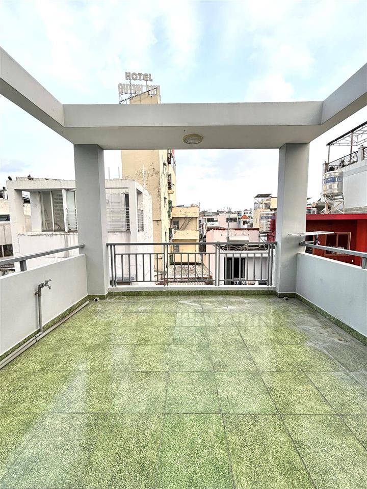 Hẻm xe hơi quận 1  5 tầng  trần khắc chân  3 căn ra mặt tiền ngang4m  mới đẹp  giá 9.49 tỷ tl