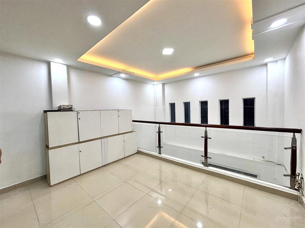 Hẻm xe hơi quận 1  5 tầng  trần khắc chân  3 căn ra mặt tiền ngang4m  mới đẹp  giá 9.49 tỷ tl