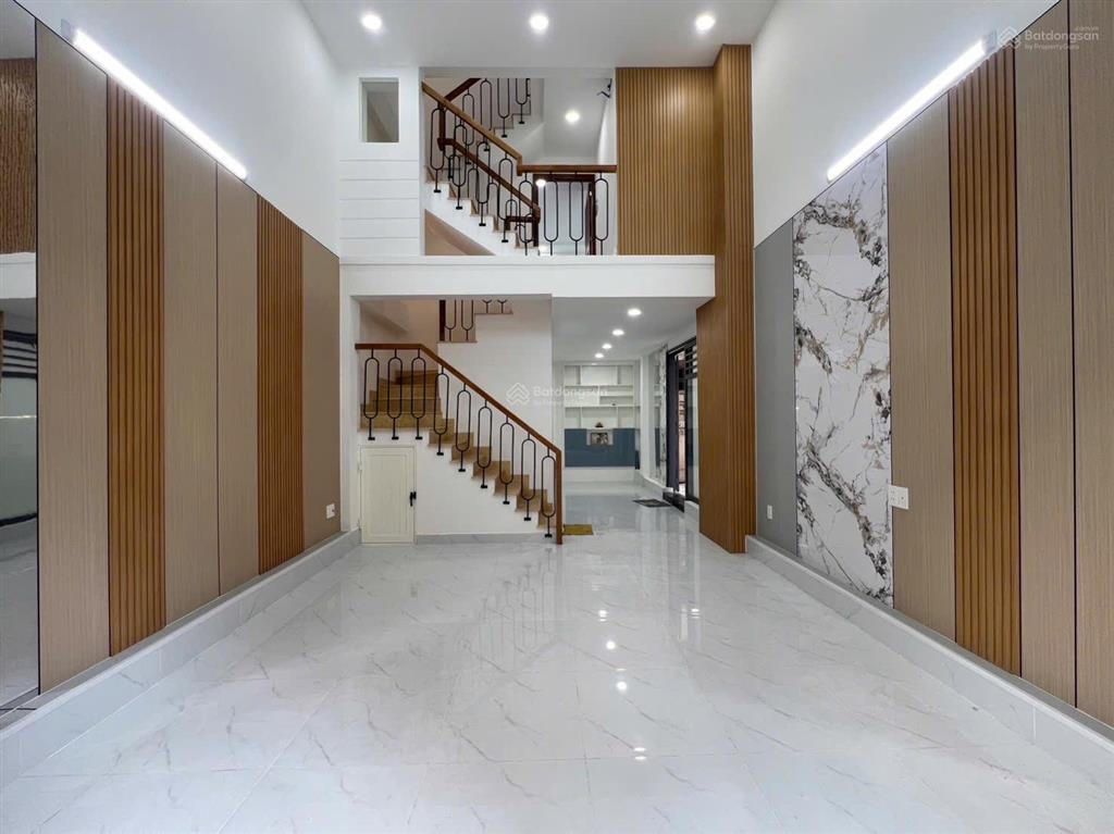 Lê văn sỹ quận 3  ngay hẻm xe hơi (4,4 x 11) 3 tầng nhà đẹp ở ngay  giá 8.35 tỷ tl