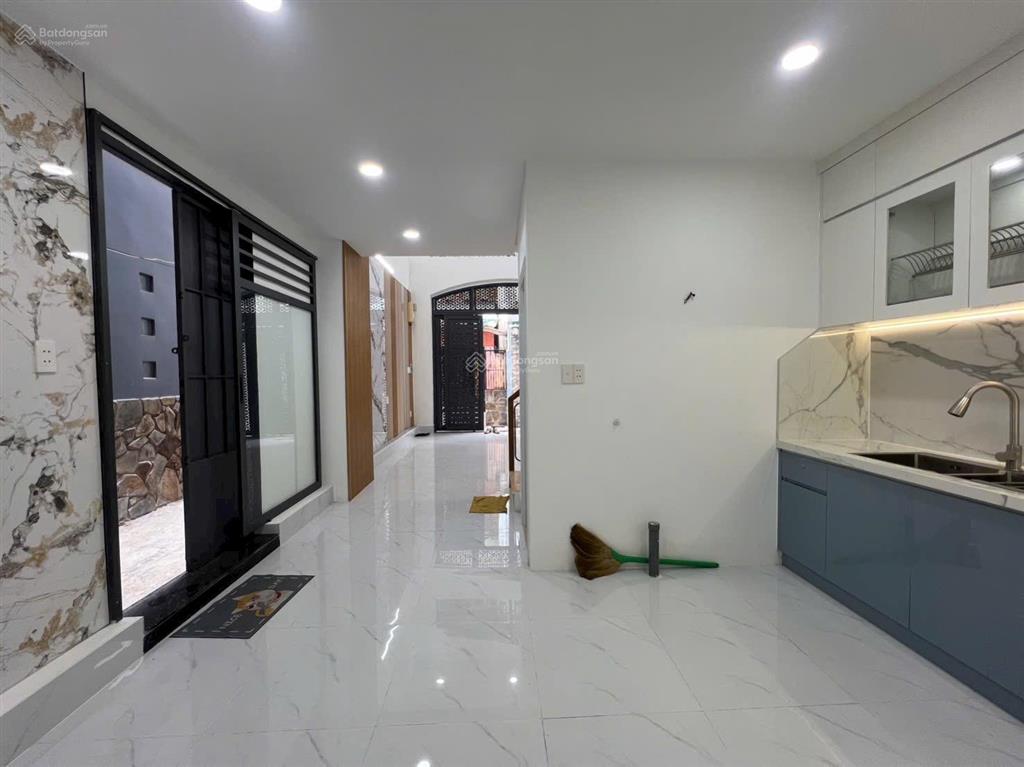 Lê văn sỹ quận 3  ngay hẻm xe hơi (4,4 x 11) 3 tầng nhà đẹp ở ngay  giá 8.35 tỷ tl
