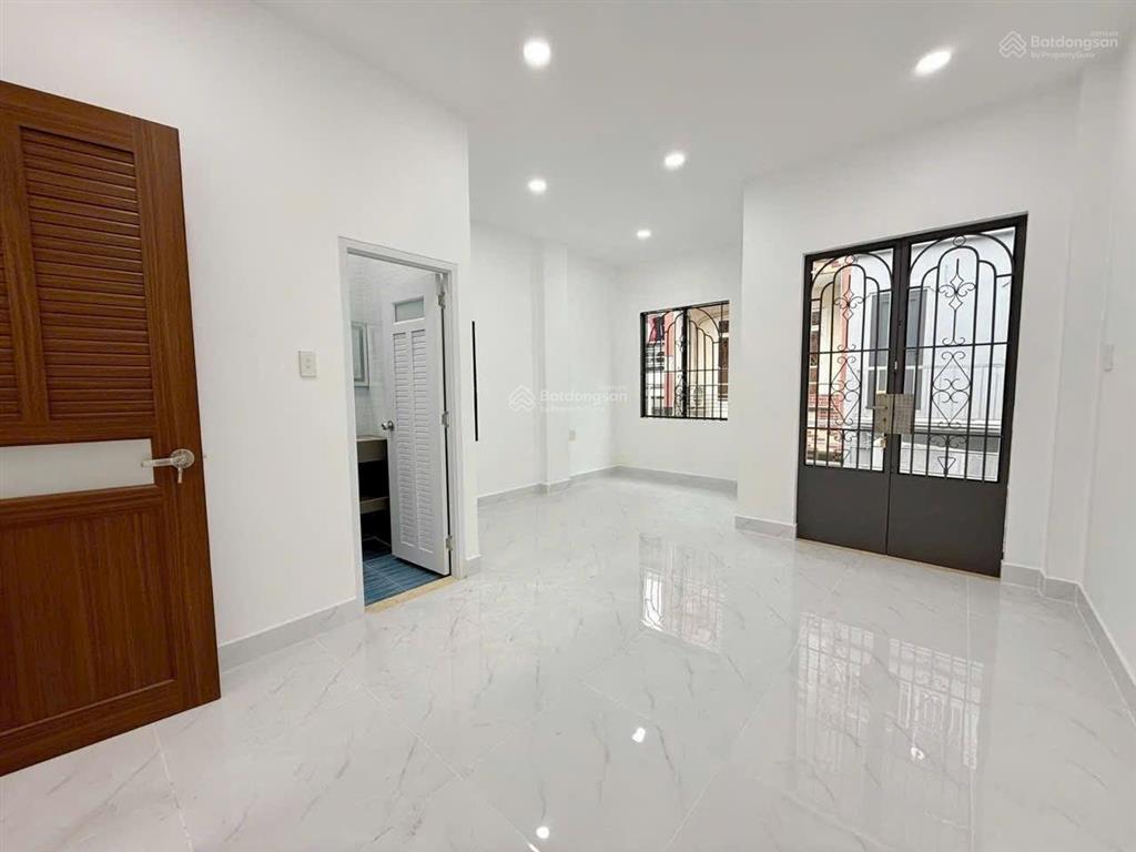 Lê văn sỹ quận 3  ngay hẻm xe hơi (4,4 x 11) 3 tầng nhà đẹp ở ngay  giá 8.35 tỷ tl