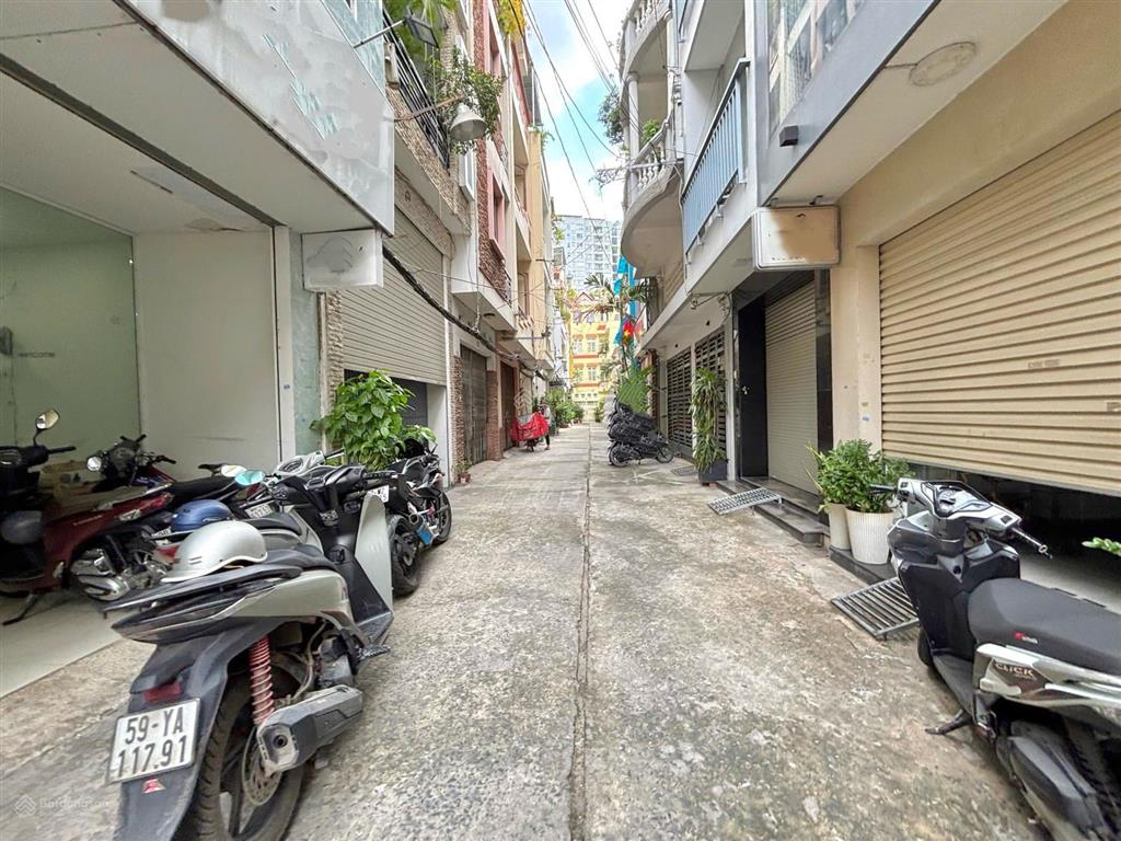 65m²  hẻm xe hơi 7 chỗ 1/ ra mặt tiền đoàn thị điểm  4 tầng  kiến trúc pháp  ngang 7m  16.6 tỷ