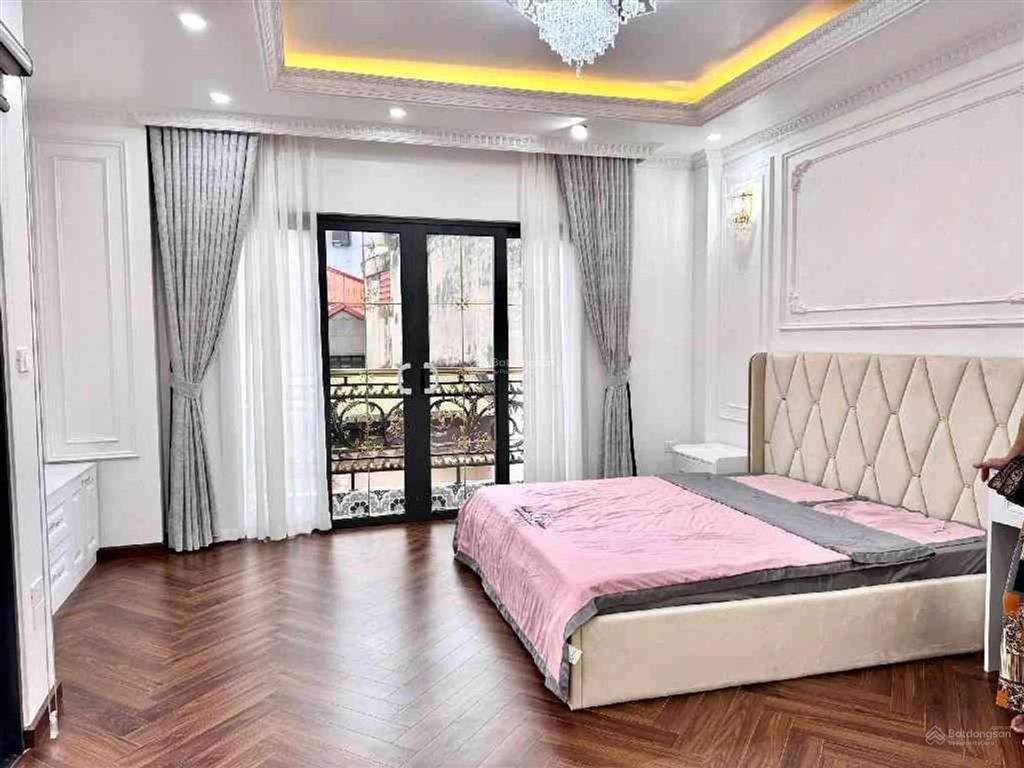 Bán nhà mặt phố yên lạc  7 tầng  lô góc  tháng máy  2 ô tô tránh  vừa ở vừa kinh doanh