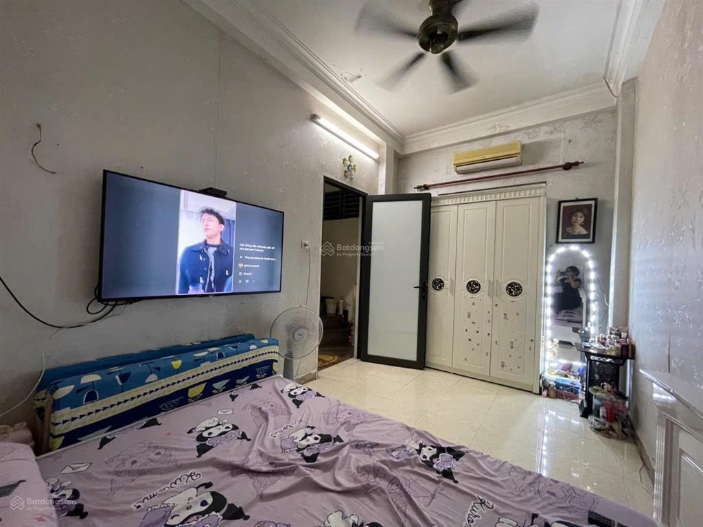Bán nhà hoà bình 7  dân xây  sát phố
