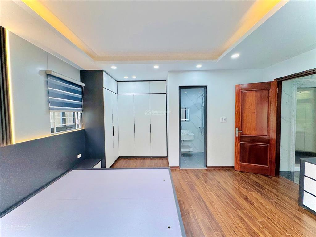Bán nhà hoàng mai  đền lừ mới không  5 tầng thang máy  view triệu đô